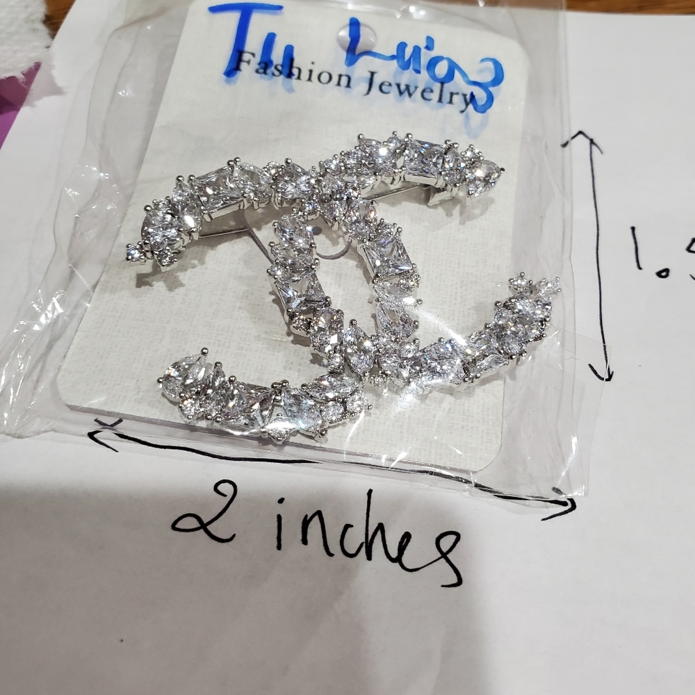 Cute classic brooches